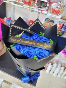Bouquet 12 Rosas – Graduación