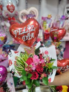 Bouquet surtido con globo